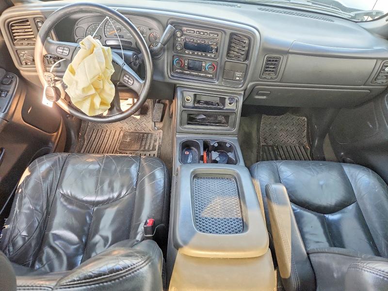 Photo 8 from auction – 2003 CHEVROLET SILVERADO with VIN 2GCEK19T731146861