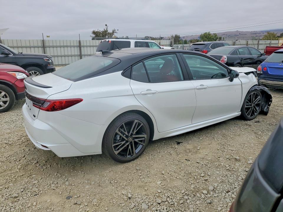 Photo 3 from auction – 2026 TOYOTA CAMRY with VIN 4T1DAACK7TU312911