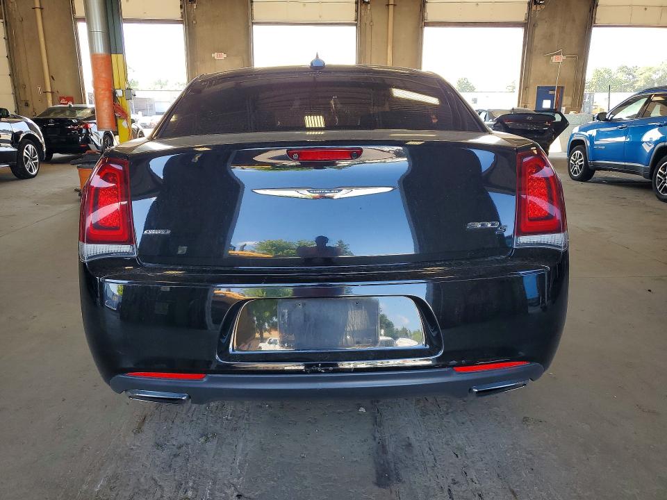 صورة رقم 6 من المزاد - 2016 CHRYSLER 300 مع VIN 2C3CCAGG5GH165811