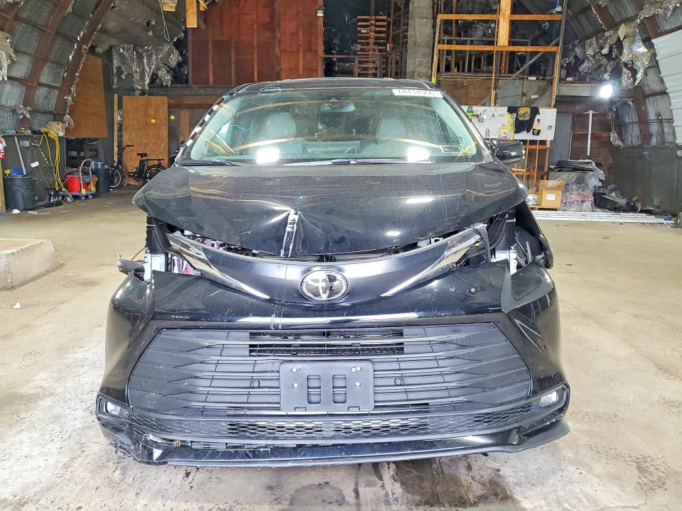 Photo 5 from auction – 2026 TOYOTA SIENNA with VIN 5TDYSKFC2TS257088