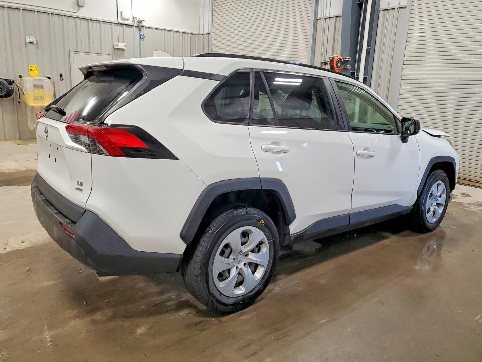 Photo 3 from auction – 2019 TOYOTA RAV4 with VIN JTMF1RFV4KD019029