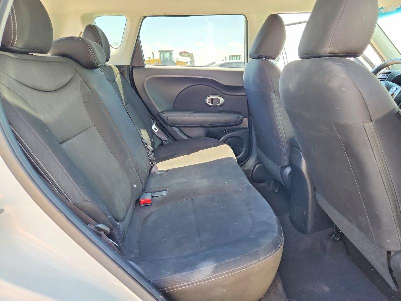 Снимка 11 от търг – 2015 KIA SOUL с VIN KNDJN2A29F7795700