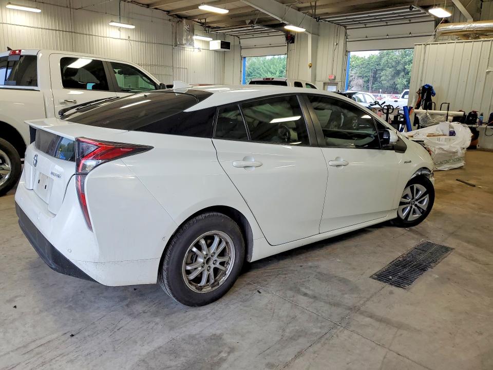 Photo 3 from auction – 2017 TOYOTA PRIUS with VIN JTDKBRFU5H3053580