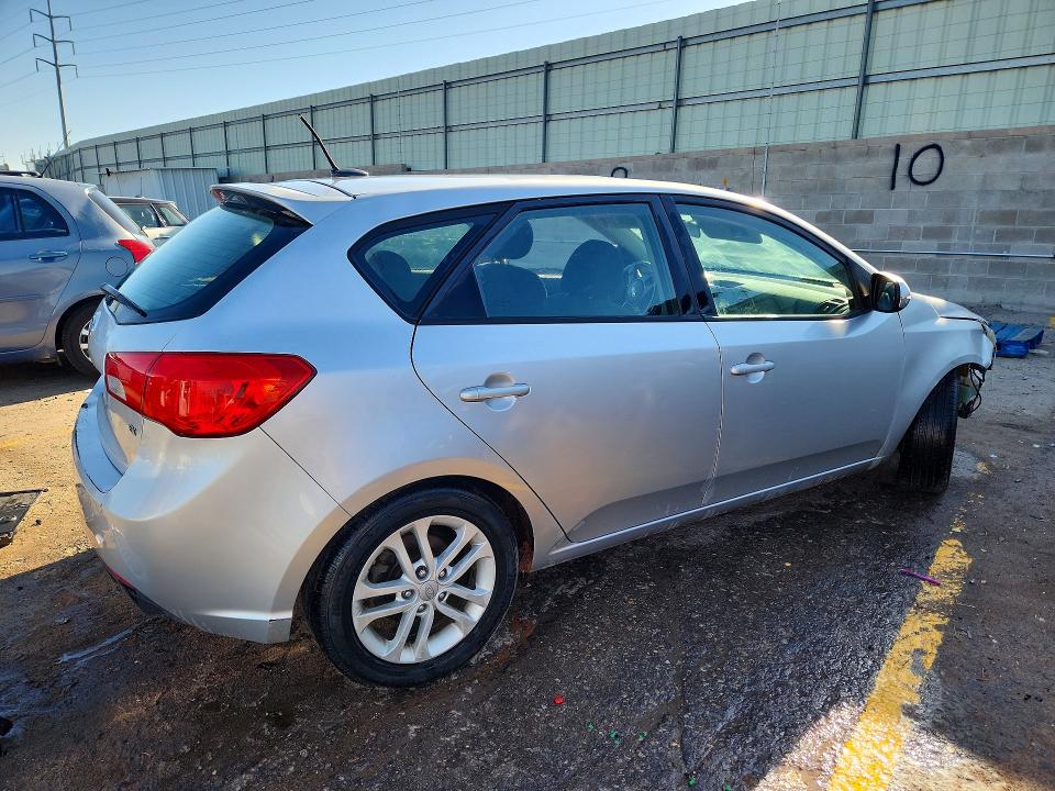 Photo 3 from auction – 2012 KIA FORTE5 with VIN KNAFU5A22C5542281