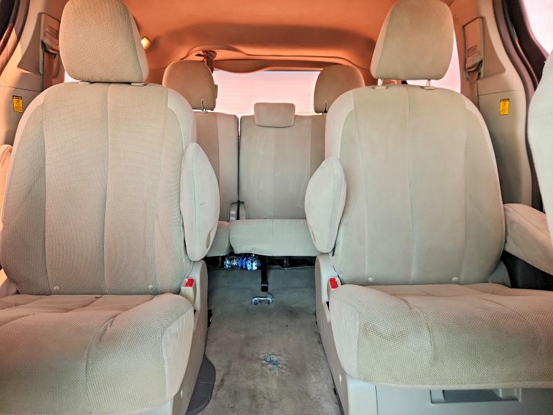 Photo 10 from auction – 2011 TOYOTA SIENNA with VIN 5TDKA3DC3BS007293