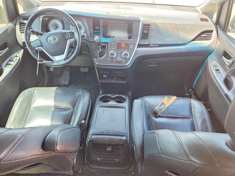 Photo 8 from auction – 2017 TOYOTA SIENNA with VIN 5TDXZ3DC9HS770295