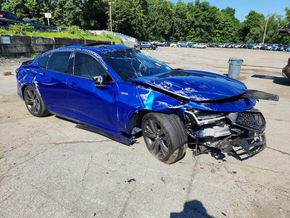 Photo 4 from auction – 2022 ACURA TLX with VIN 19UUB6F50NA002769