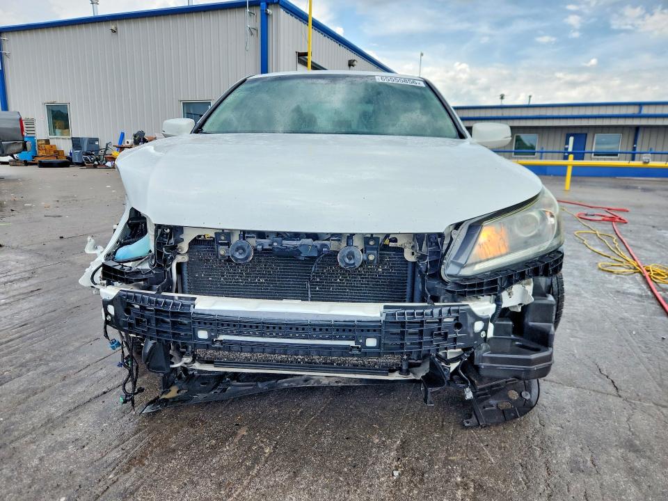 Photo 5 from auction – 2015 HONDA ACCORD with VIN 1HGCR2F8XFA260079