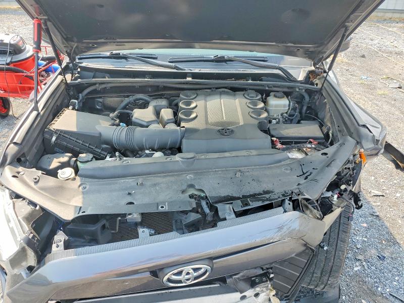 Photo 12 from auction – 2016 TOYOTA 4RUNNER with VIN JTEBU5JR2G5392852