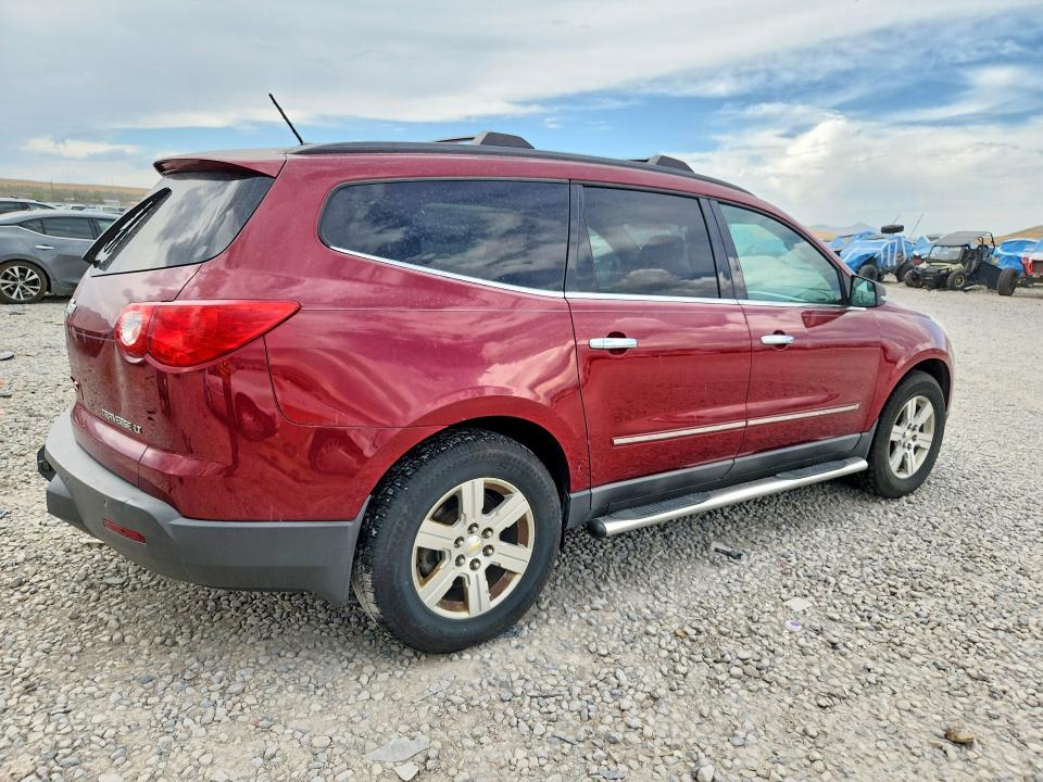 Photo 3 from auction – 2010 CHEVROLET TRAVERSE with VIN 1GNLVGED5AS104693