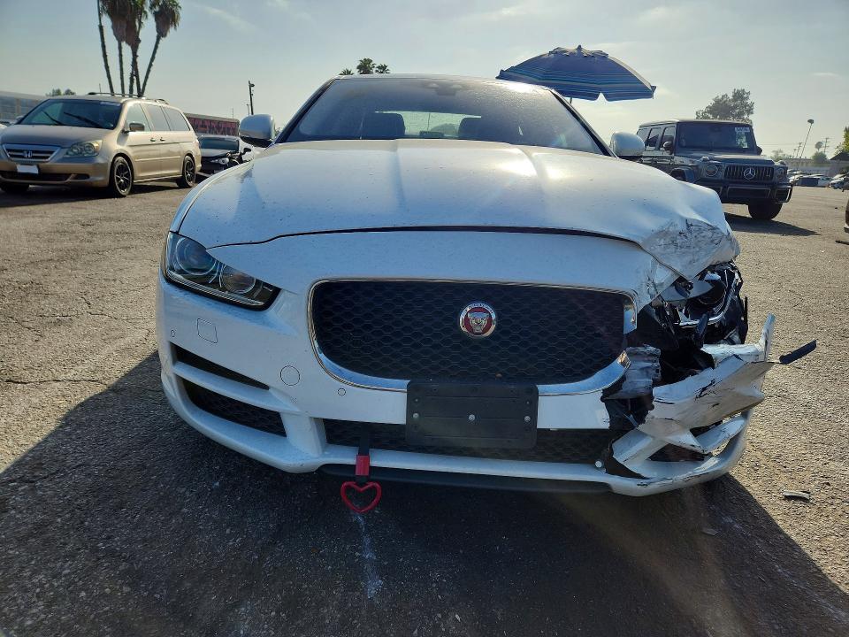Zdjęcie 5 z aukcji – 2017 JAGUAR XE z VIN SAJAD4BG0HA956838