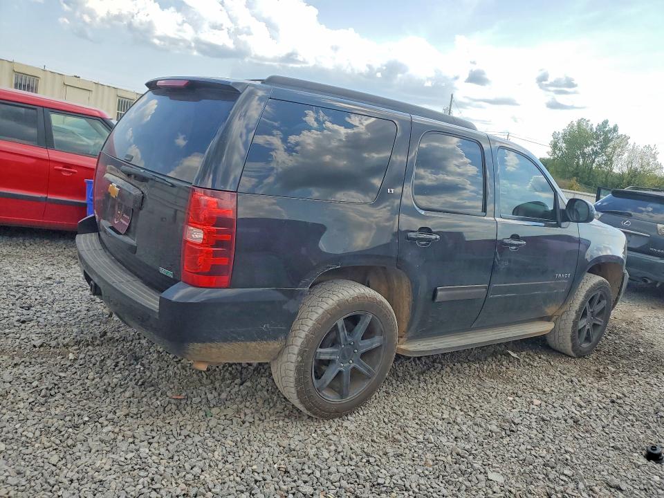 Photo 3 from auction – 2010 CHEVROLET TAHOE with VIN 1GNMCBE38AR130524