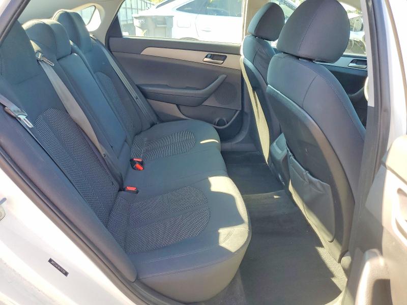 Photo 10 from auction – 2019 HYUNDAI SONATA with VIN 5NPE24AF8KH757051