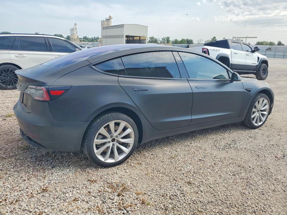 Photo 3 from auction – 2018 TESLA MODEL 3 with VIN 5YJ3E1EA2JF013356