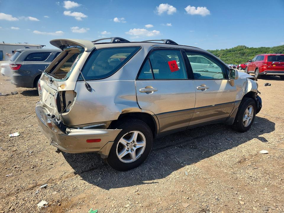 Photo 3 from auction – 2002 LEXUS RX with VIN JTJHF10U720255819