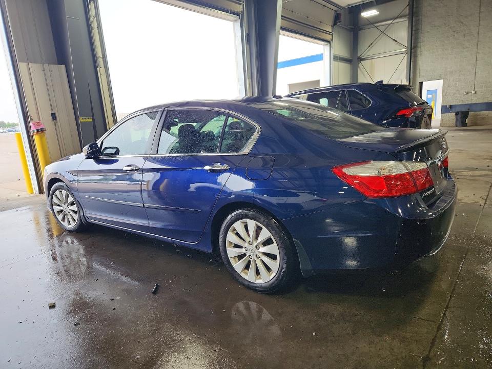 Photo 2 from auction – 2015 HONDA ACCORD with VIN 1HGCR2F84FA100960