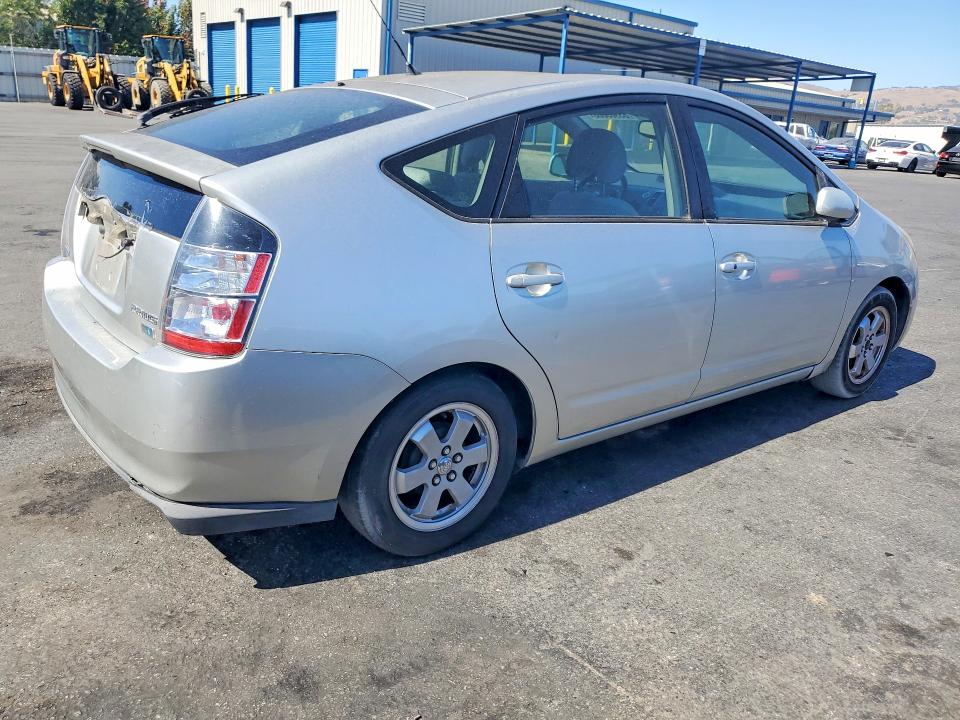 Photo 3 from auction – 2005 TOYOTA PRIUS with VIN JTDKB20U053062151