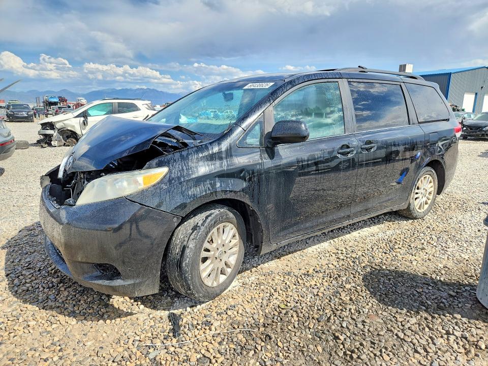 2011 TOYOTA SIENNA - Търг №66438626