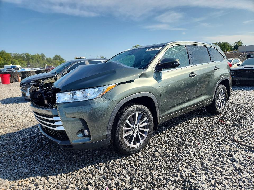 TOYOTA HIGHLANDER 2017 z numerem VIN 5TDJZRFH5HS438923 - Zdjęcie z aukcji