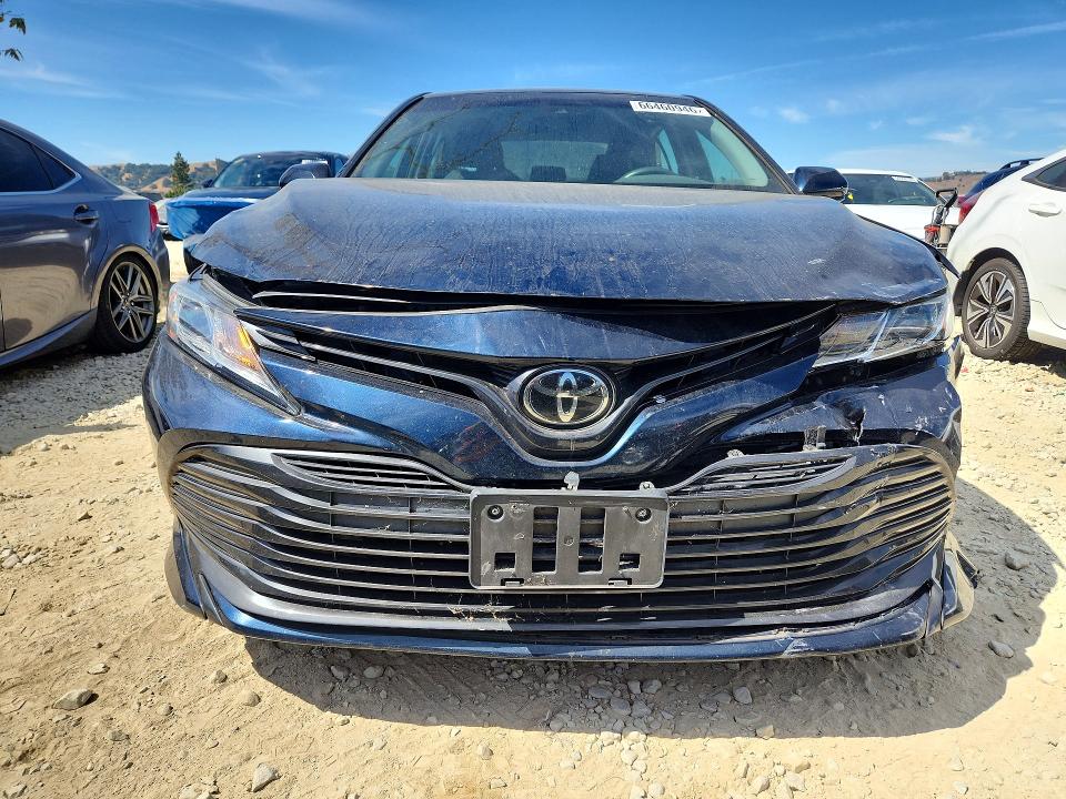 Photo 5 from auction – 2018 TOYOTA CAMRY with VIN 4T1B11HK2JU651928
