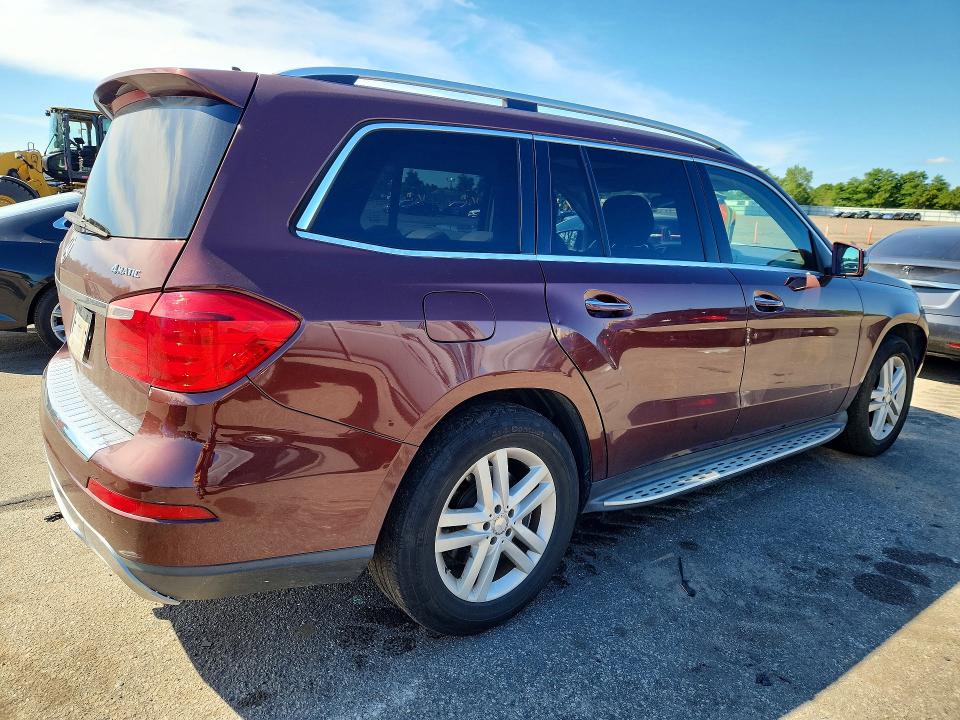 Photo 3 from auction – 2013 MERCEDES-BENZ GL with VIN 4JGDF7CE1DA124385