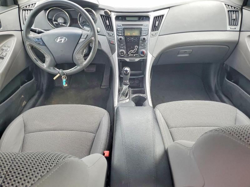 Photo 8 from auction – 2012 HYUNDAI SONATA with VIN 5NPEB4AC7CH478391