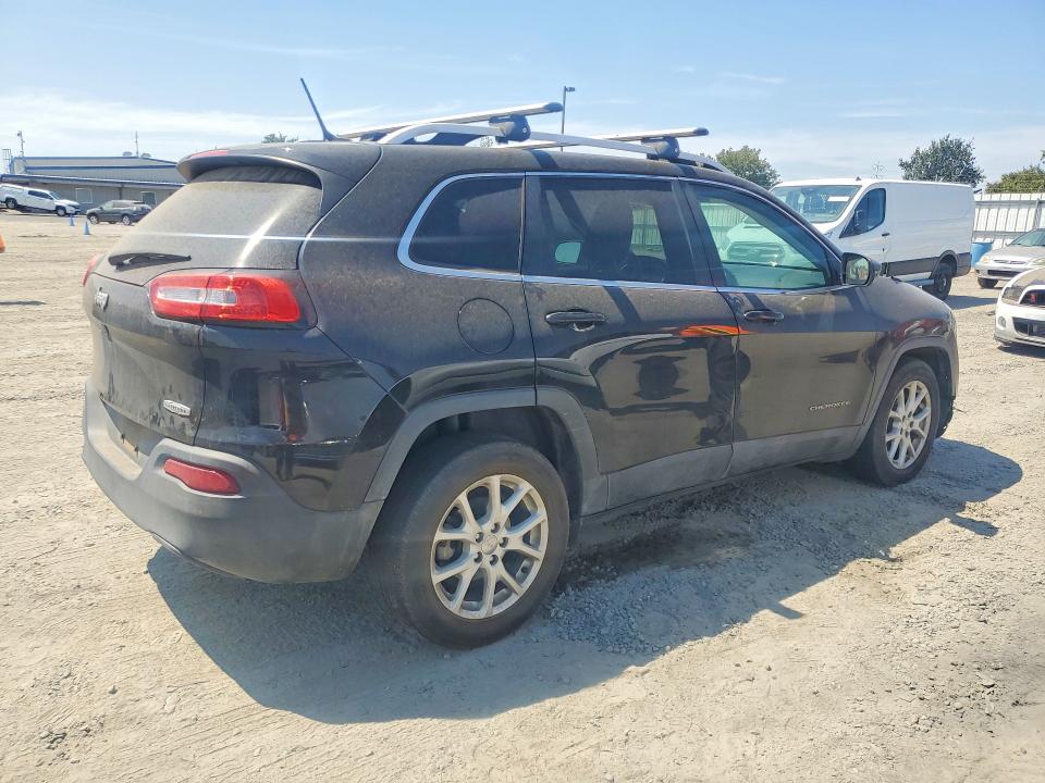 Photo 3 from auction – 2017 JEEP CHEROKEE with VIN 1C4PJLCBXHW643345