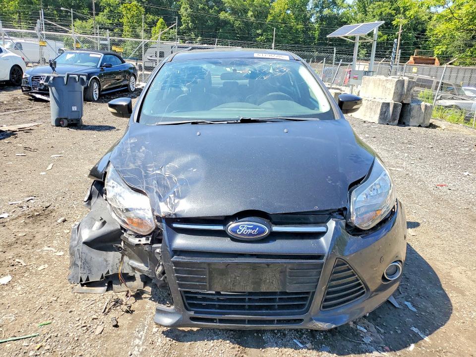 Photo 5 from auction – 2014 FORD FOCUS with VIN 1FADP3J20EL159983