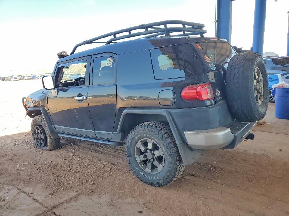 Photo 2 from auction – 2007 TOYOTA FJ CRUISER with VIN JTEBU11F470054946