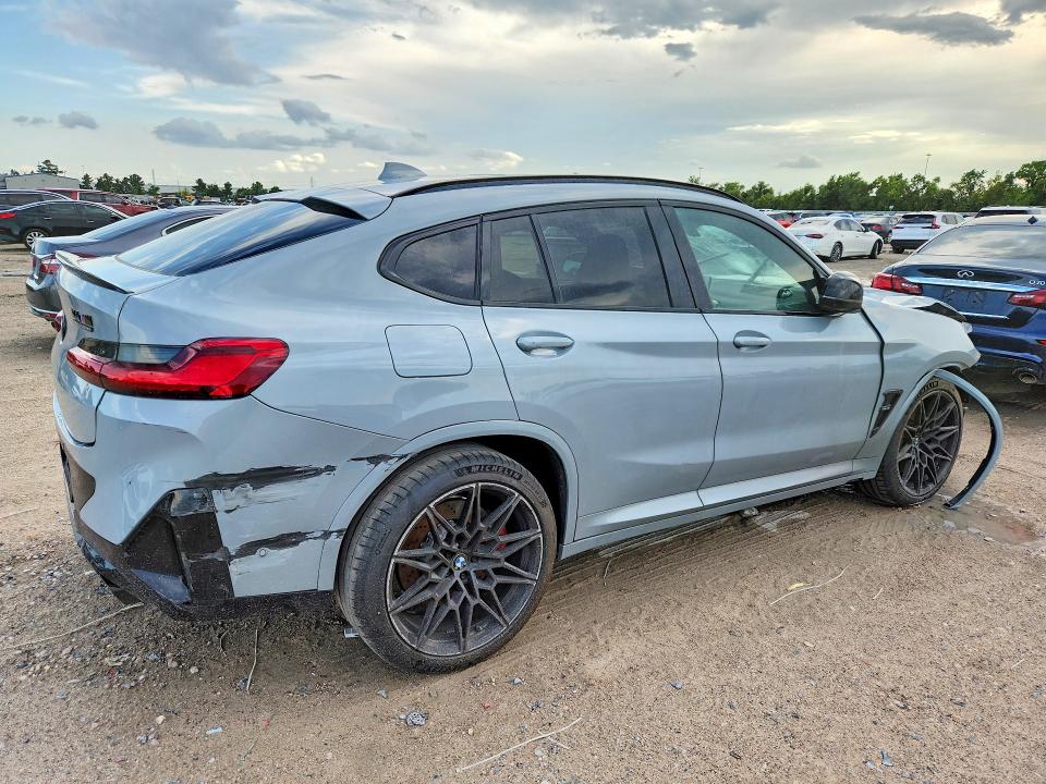 Photo 3 from auction – 2025 BMW X4 with VIN 5YM23EC03S9197129