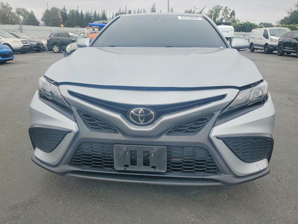 Photo 5 from auction – 2022 TOYOTA CAMRY with VIN 4T1G11AK4NU057539