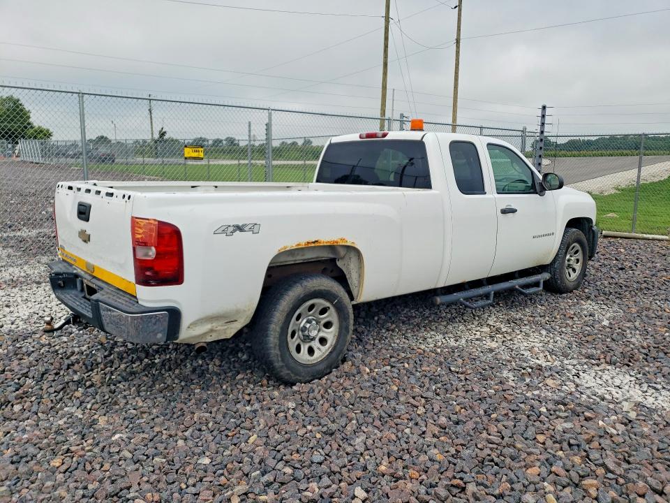 Photo 3 from auction – 2008 CHEVROLET SILVERADO with VIN 1GCEK19078E208772