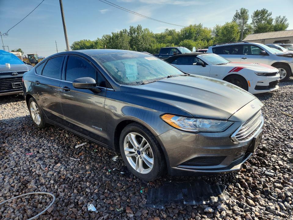 Photo 4 from auction – 2018 FORD FUSION with VIN 3FA6P0LU4JR147580