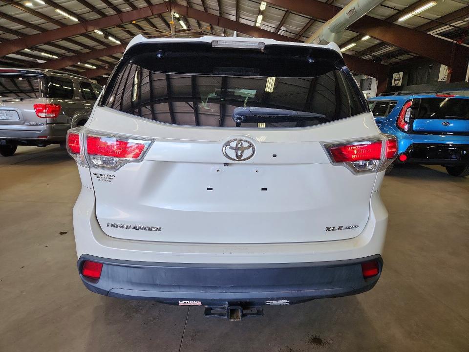 Photo 6 from auction – 2015 TOYOTA HIGHLANDER with VIN 5TDJKRFHXFS110964
