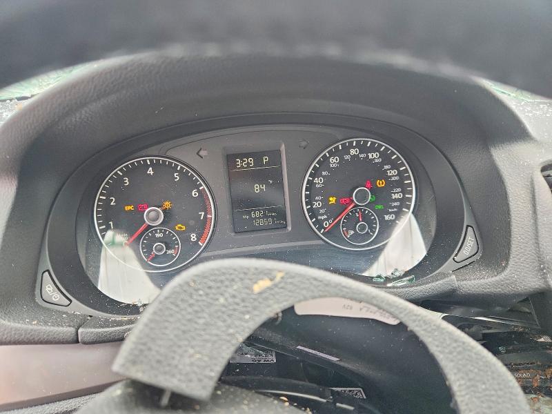 Снимка 9 от търг – 2015 VOLKSWAGEN PASSAT с VIN 1VWAT7A38FC063428