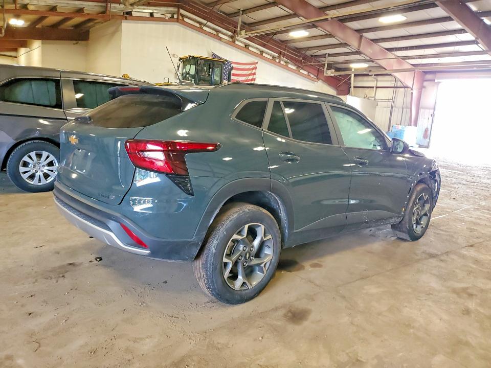 Photo 3 from auction – 2025 CHEVROLET TRAX with VIN KL77LHEP8SC039105