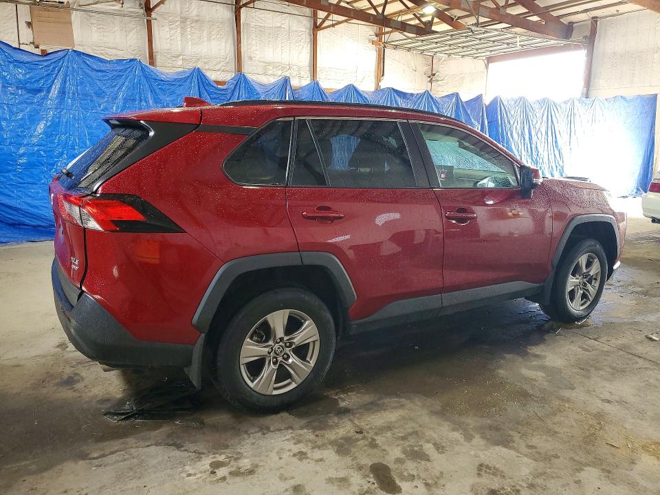 Photo 3 from auction – 2022 TOYOTA RAV4 with VIN 2T3P1RFV8NW294804