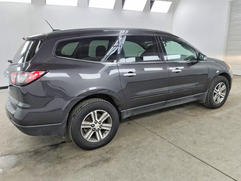 Photo 3 from auction – 2016 CHEVROLET TRAVERSE with VIN 1GNKRGKD7GJ186137