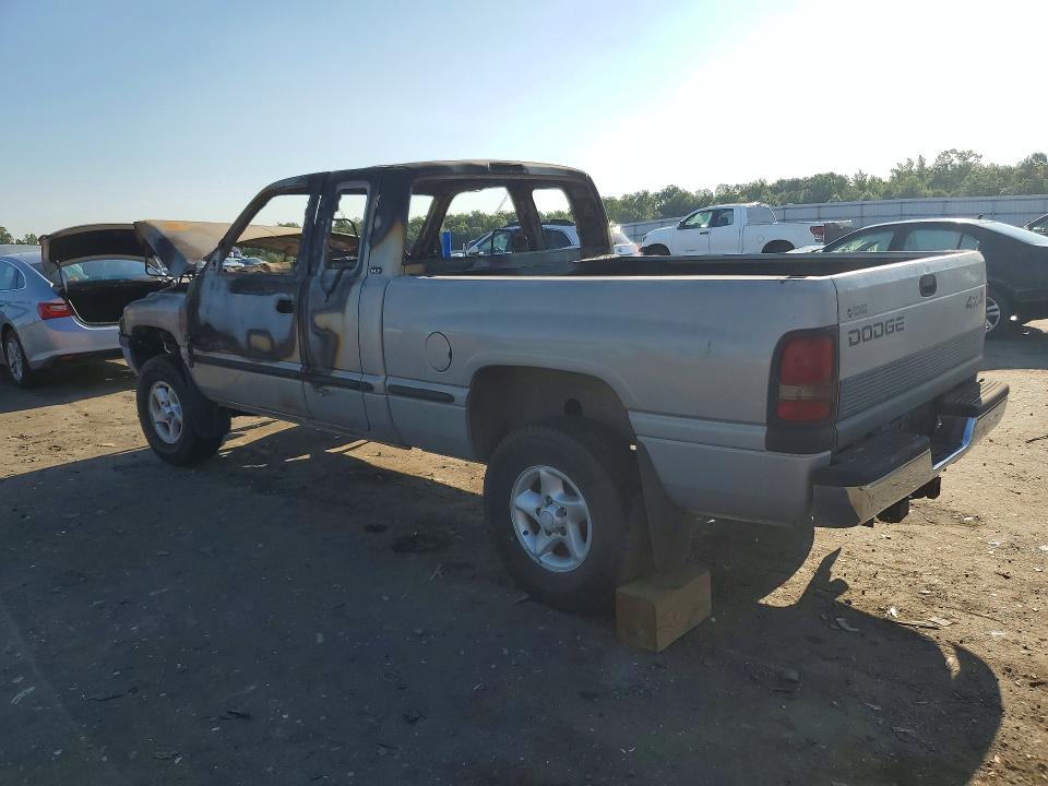 Photo 2 from auction – 1999 DODGE RAM 1500 with VIN 3B7HF13Z3XM590848