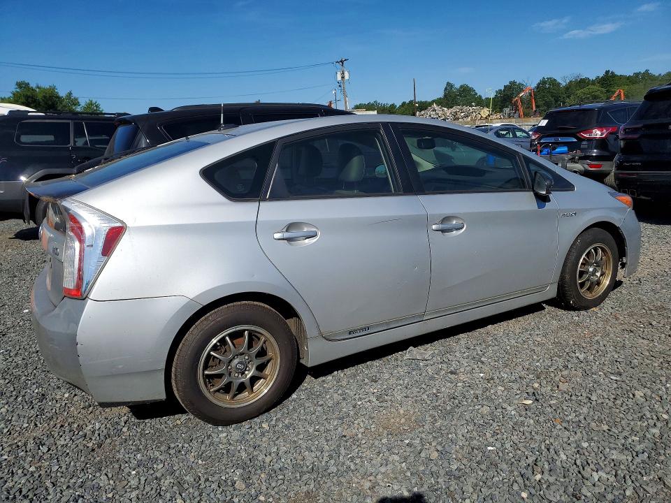 Photo 3 from auction – 2014 TOYOTA PRIUS with VIN JTDKN3DUXE1786481