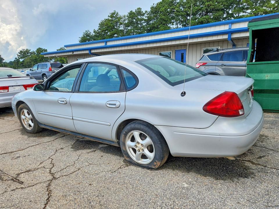 Photo 2 from auction – 2003 FORD TAURUS with VIN 1FAFP55203G164671
