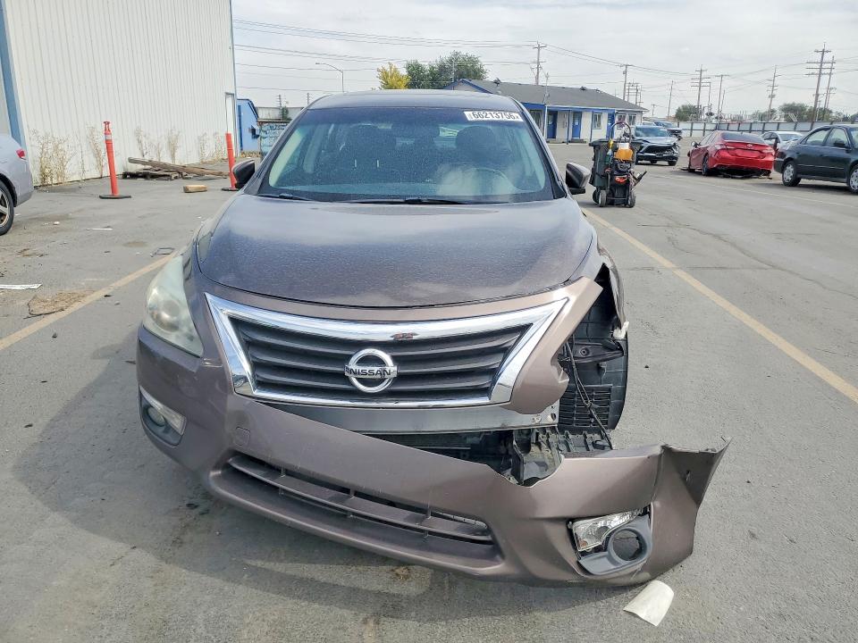 Photo 5 from auction – 2013 NISSAN ALTIMA with VIN 1N4AL3AP0DN502367