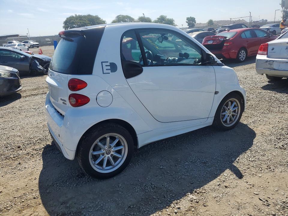 Foto 3 de la subasta – 2016 SMART FORTWO con VIN WMEEJ9AA8GK843247