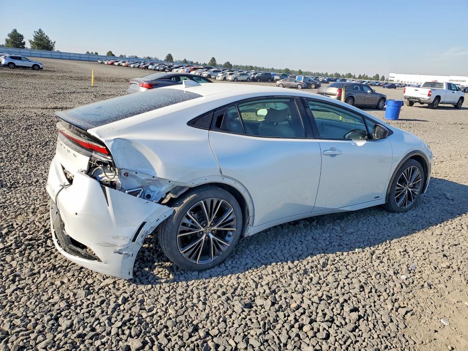 Снимка 3 от търг – 2024 TOYOTA PRIUS с VIN JTDADABU2R3007574
