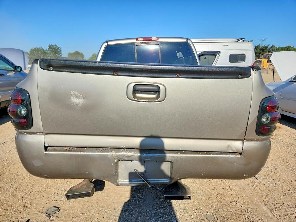 Photo 6 from auction – 2000 CHEVROLET SILVERADO with VIN 2GCEC19V4Y1170024
