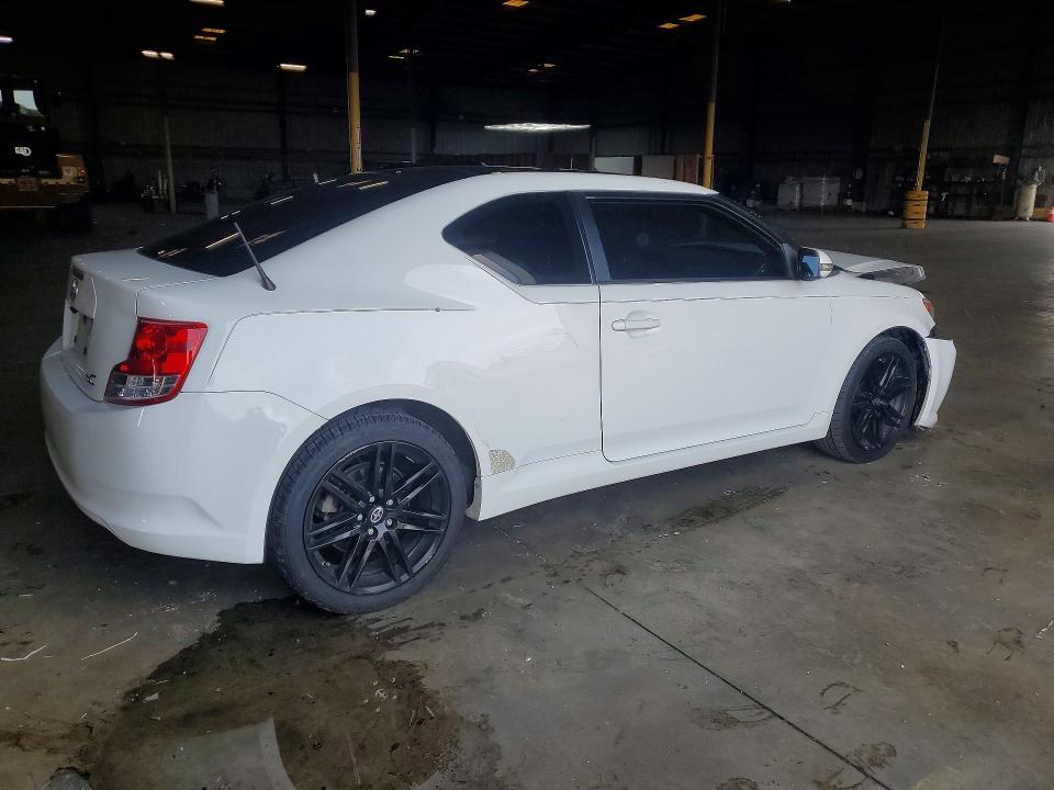 Photo 3 from auction – 2011 SCION TC with VIN JTKJF5C70B3007243