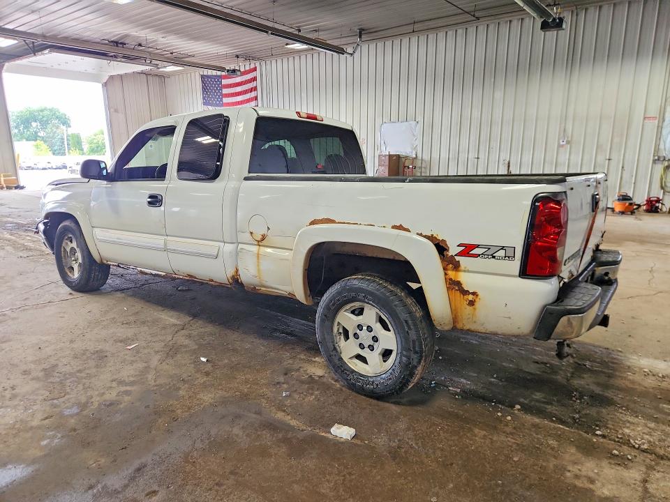 Photo 2 from auction – 2006 CHEVROLET SILVERADO with VIN 1GCEK19BX6E134486