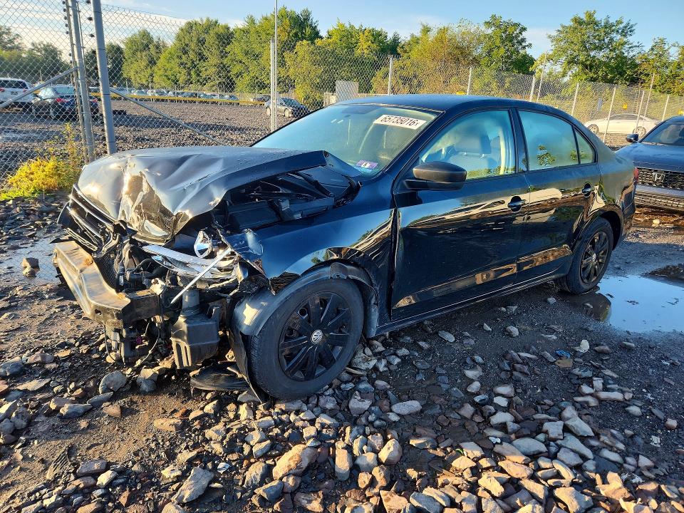 Photo 1 from auction – 2015 VOLKSWAGEN JETTA with VIN 3VW2K7AJ5FM327922