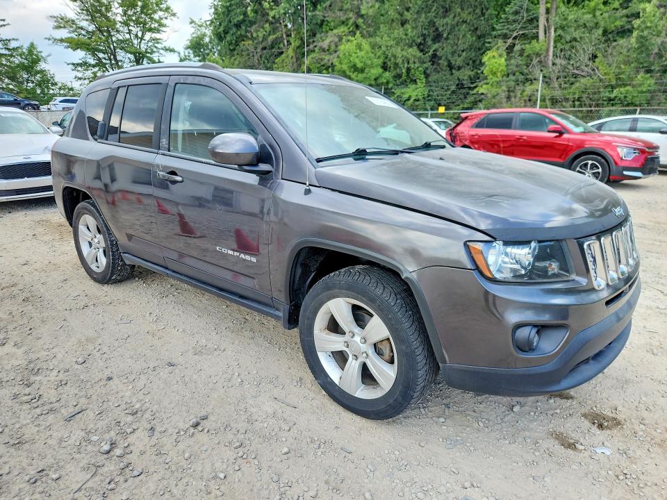Photo 4 from auction – 2015 JEEP COMPASS with VIN 1C4NJDEBXFD145021