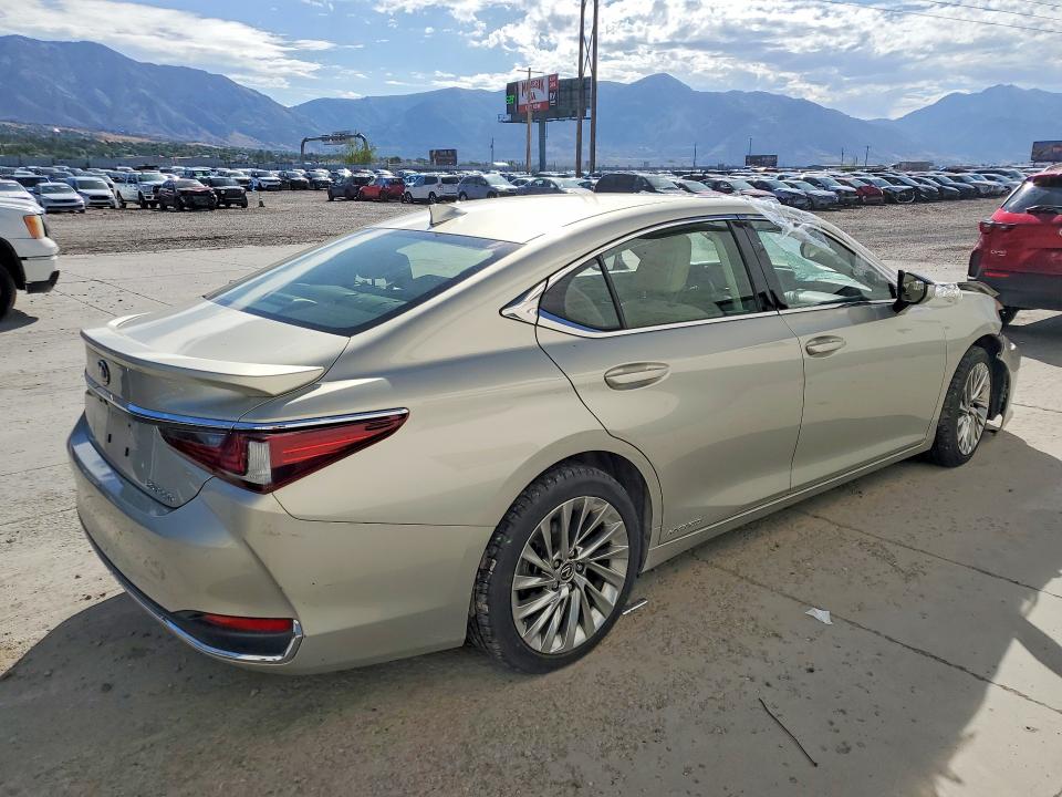 Photo 3 from auction – 2019 LEXUS ES with VIN JTHB21B16K2037526